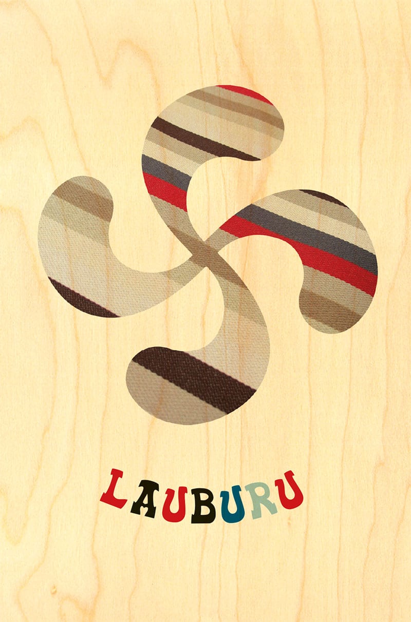 hironwoods-basque-croix-tissus-carte-postale-bois-100x150mm image 1