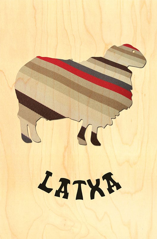 hironwoods-magnets-en-bois-magnet-basque-latxa-souvenir image 1
