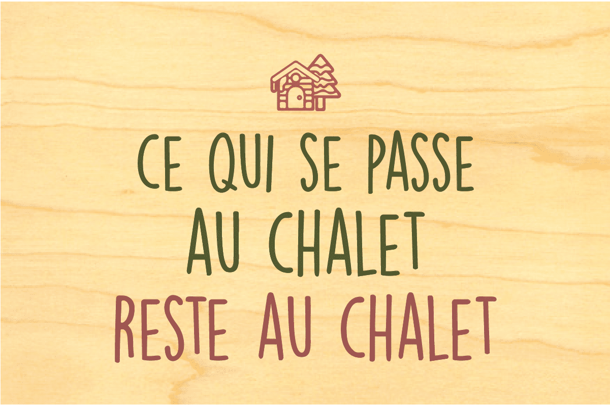 hironwoods-ce-qui-se-passe-au-chalet-carte-postale-bois image 1