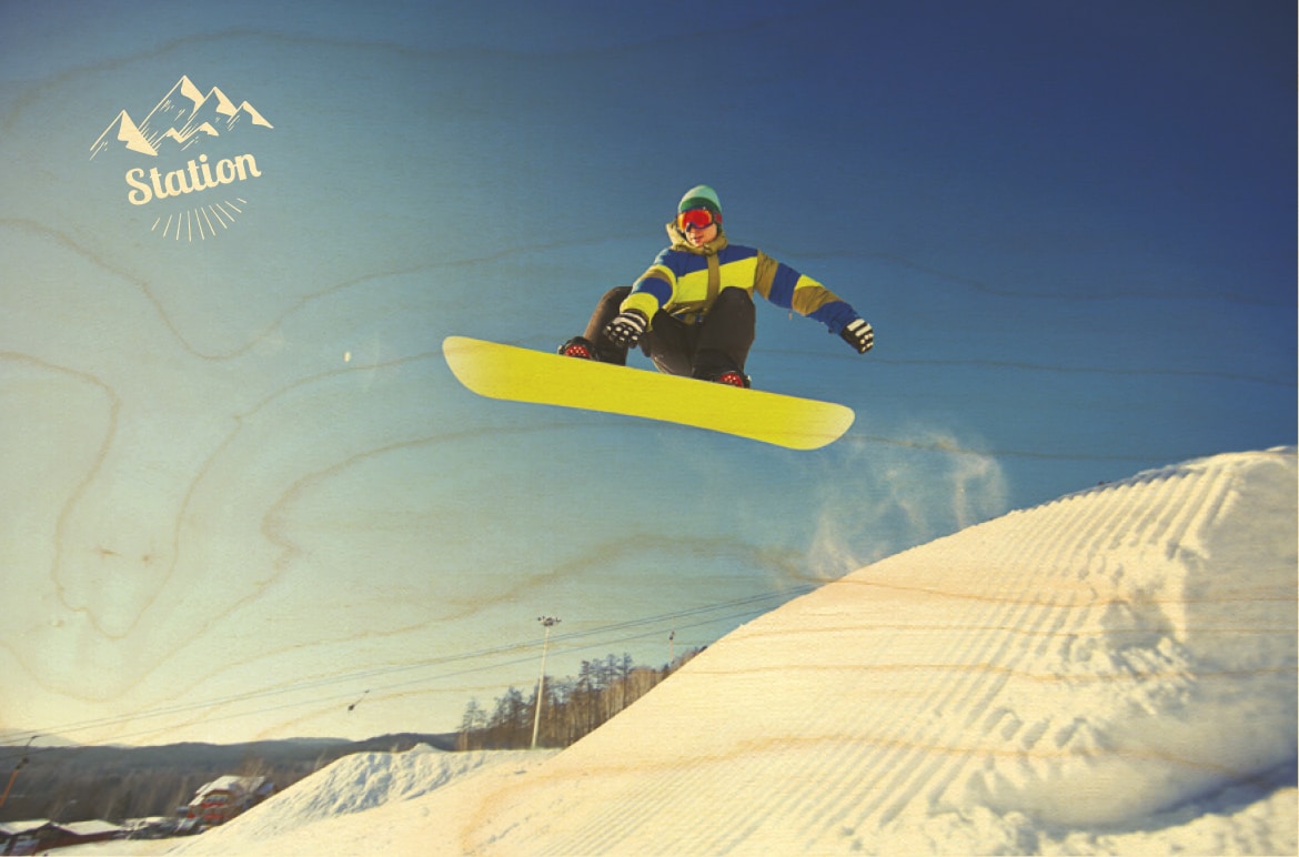 hironwoods-ski-grab-snow-carte-postale-bois-100x150mm image 1