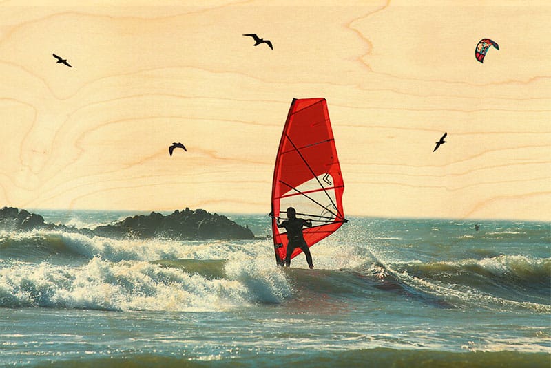 hironwoods-carte-postale-bois-planche-voile-100x150mm image 1