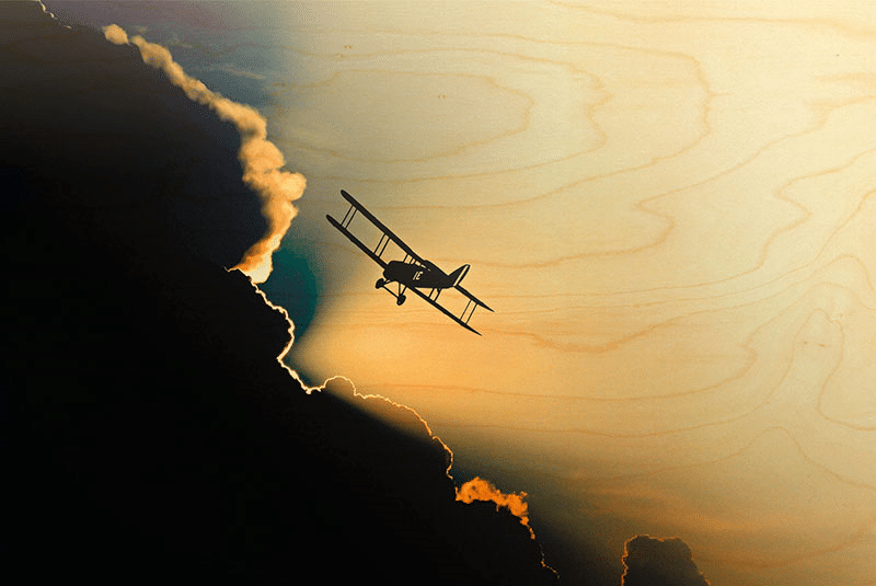 hironwoods-carte-postale-bois-avion-nuages-100x150mm image 1